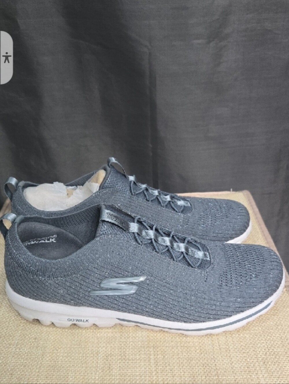 Like-New! Skechers Women's Dark Gray Knit Slip-On Sneakers $75 Retail